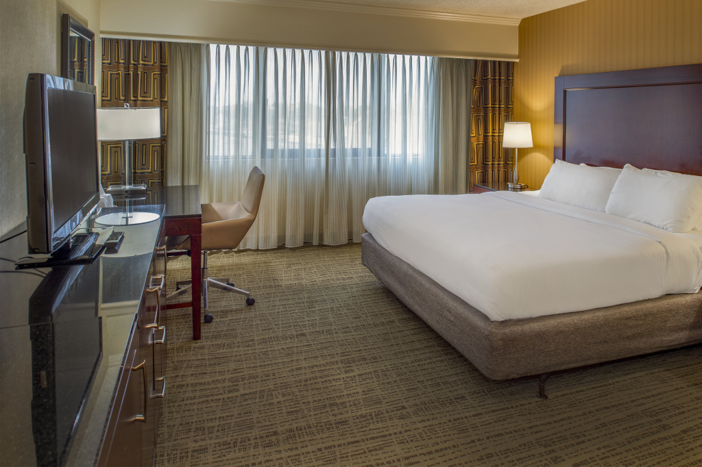 Crowne Plaza Hotel St. Louis Airport by IHG
