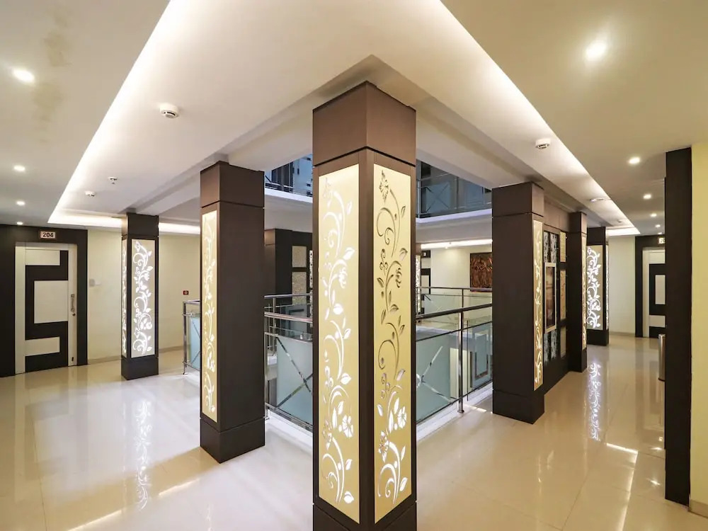 OYO 7054 Hotel Amabalika