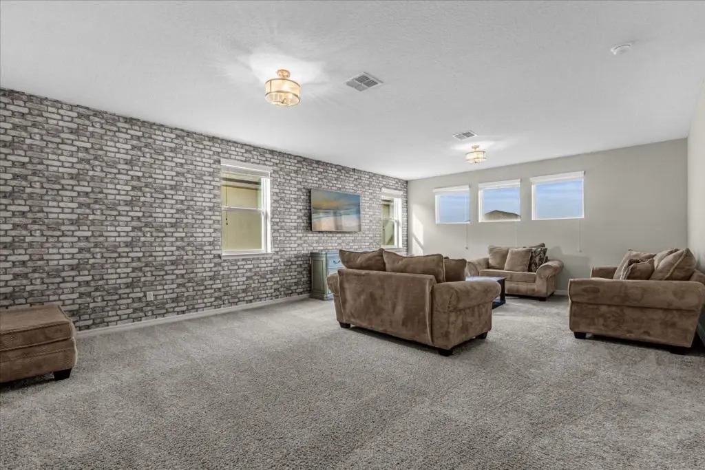 5 Bedrooms 55 Bathrooms Solara 9035 Pc