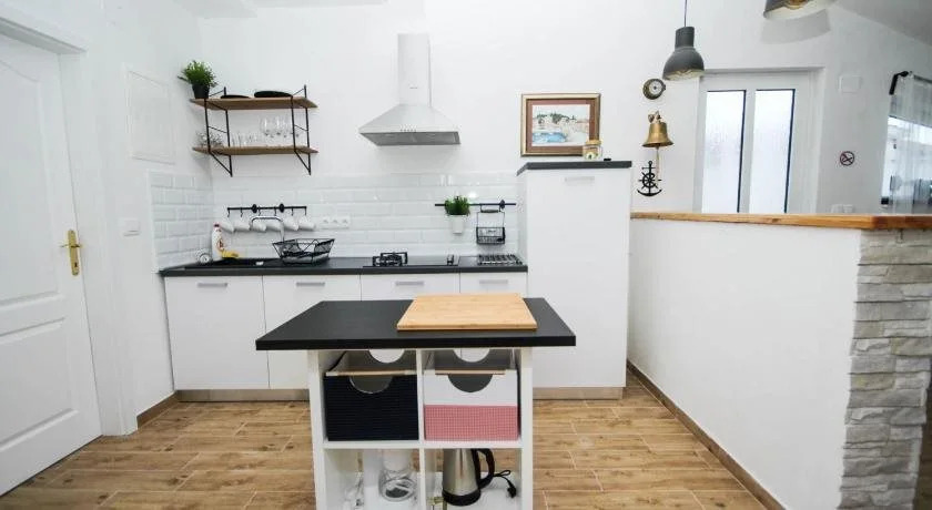 Lolas Apartments