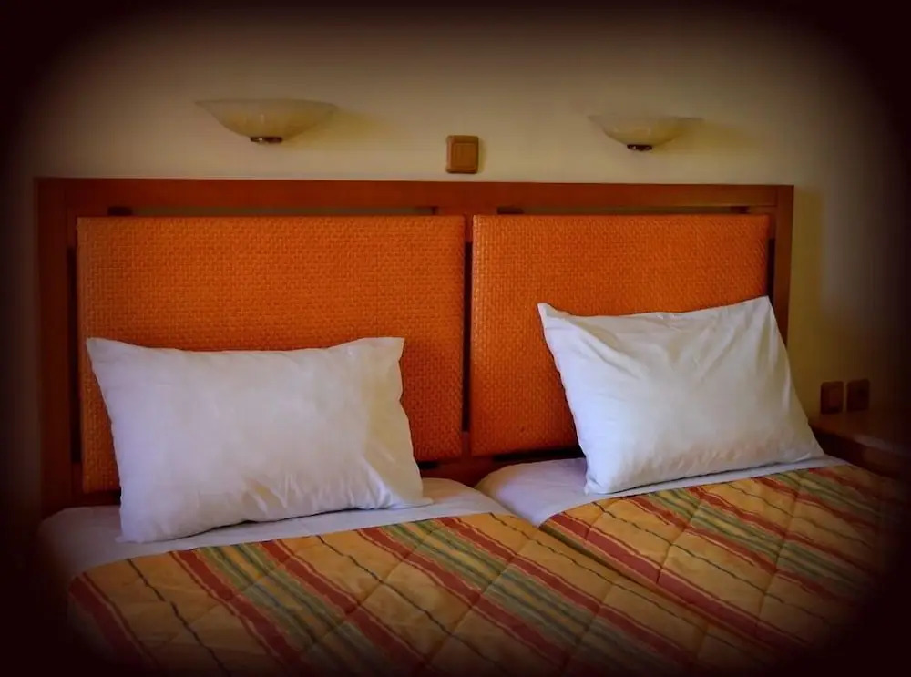Arocaria Rooms & Studios