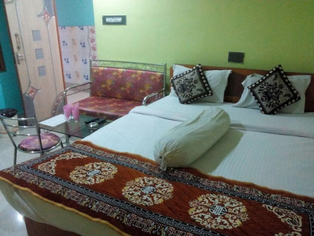 Sheelas Guest House & Restaurant