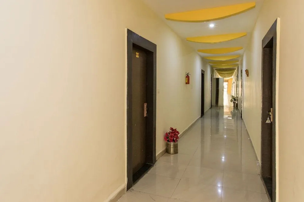 OYO 23471 Hotel Hilton Tower