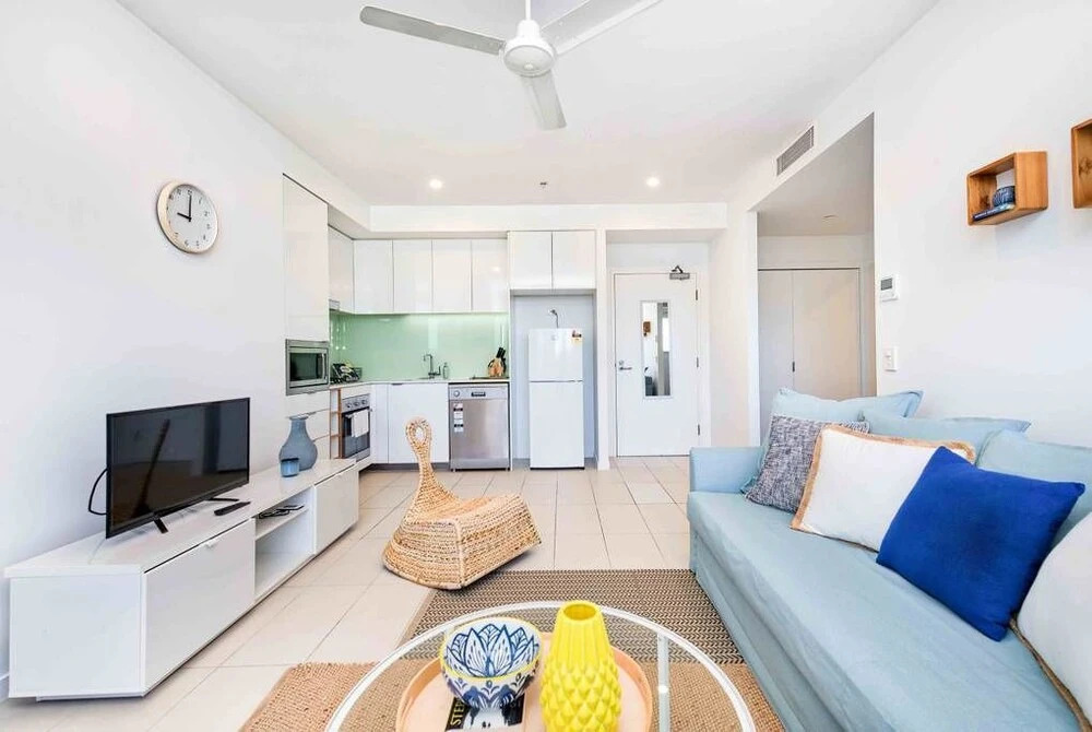 Bright 2 Bedroom Seafoam Apartment