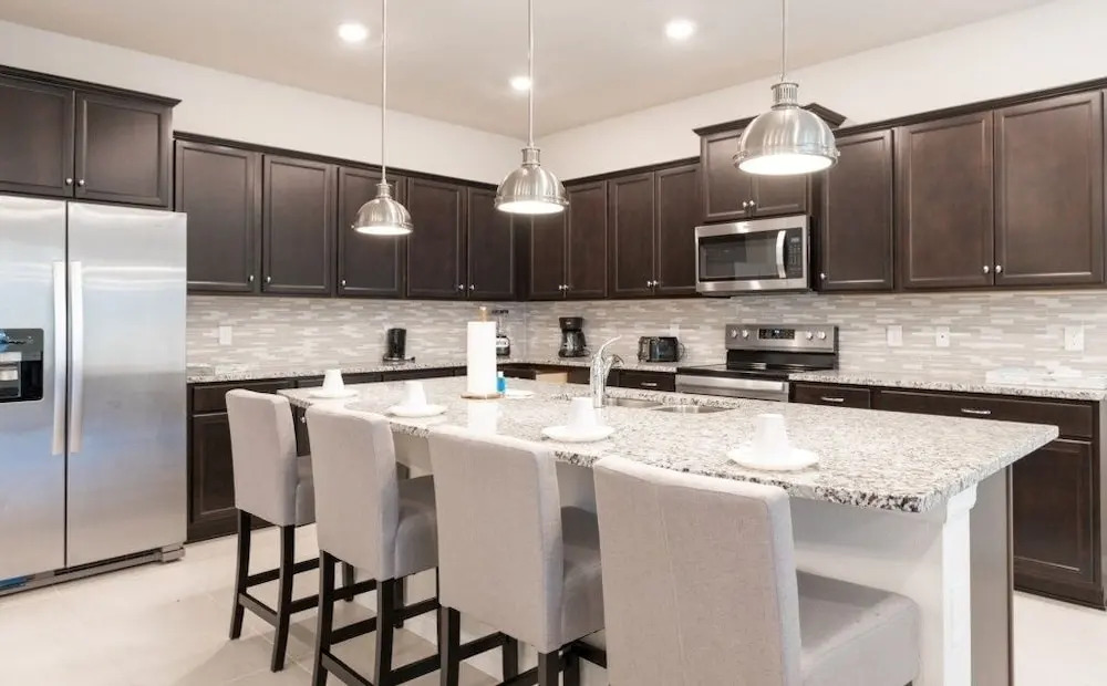 Spacious 10 Bed Pool Home With Game Room- 10 Bedroom Home by RedAwning