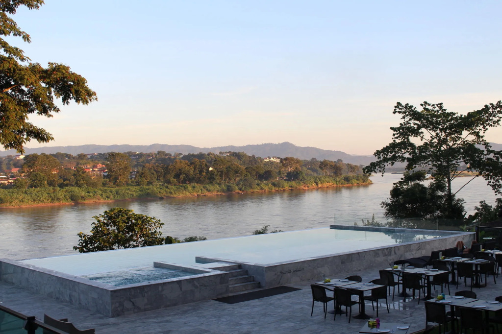 Chiangkhong Teak Garden Riverfront Hotel