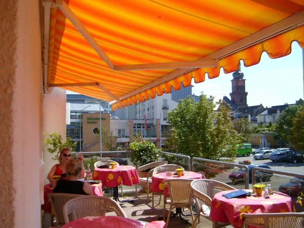 Stadt Cafe Pension Grünstadt