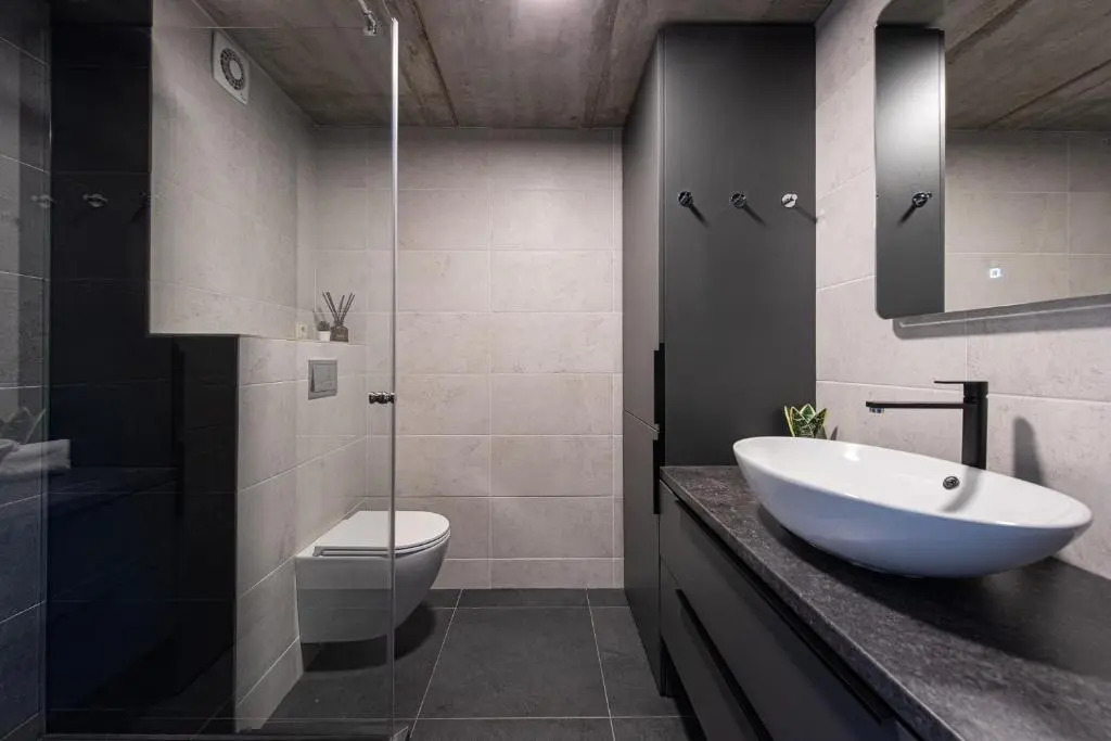 Brand New Apartment w-garage parking, by Cohost