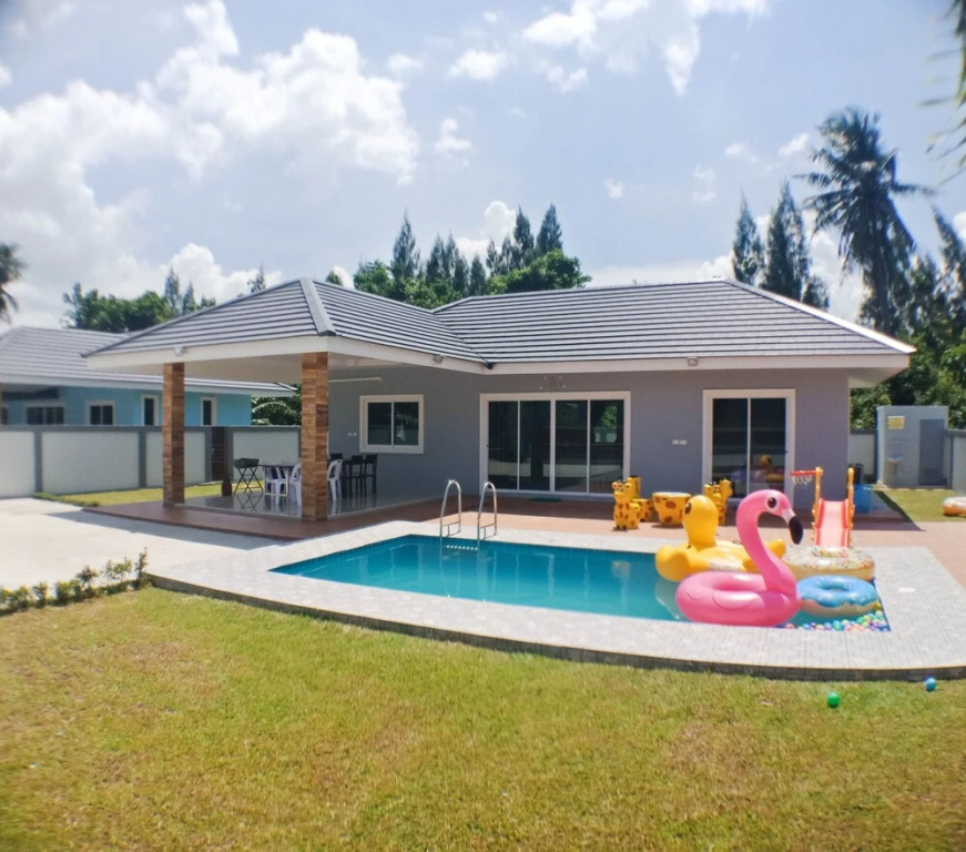 Atomic Pool Villa
