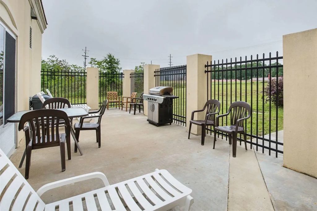 Comfort Suites Leesville near Fort Johnson
