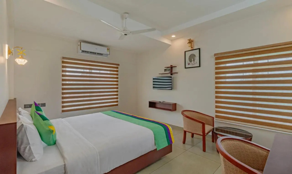 Treebo Amigos Residency - 500M From Cochin Airport