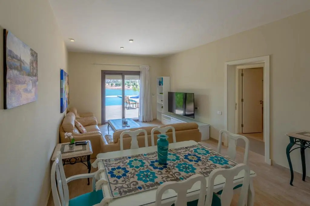 Joubal Lagoon II 4-Bedroom Villa with Private Pool & Lagoon Views