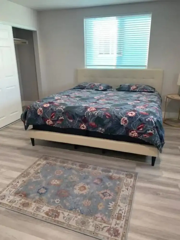 Modern LA Stay – Private Room & Bathroom