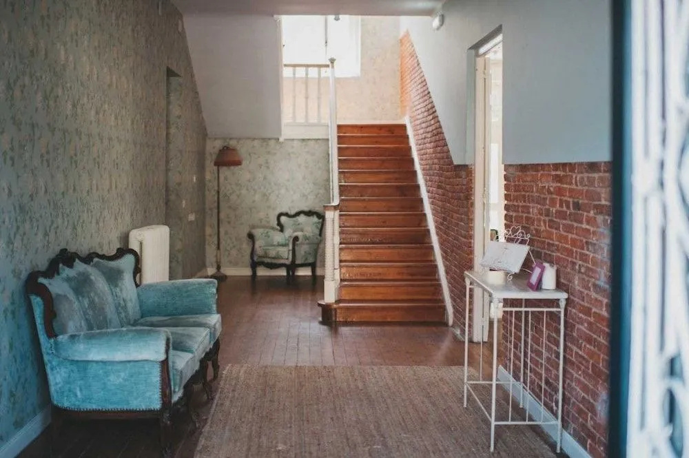 Alamar Salinas House