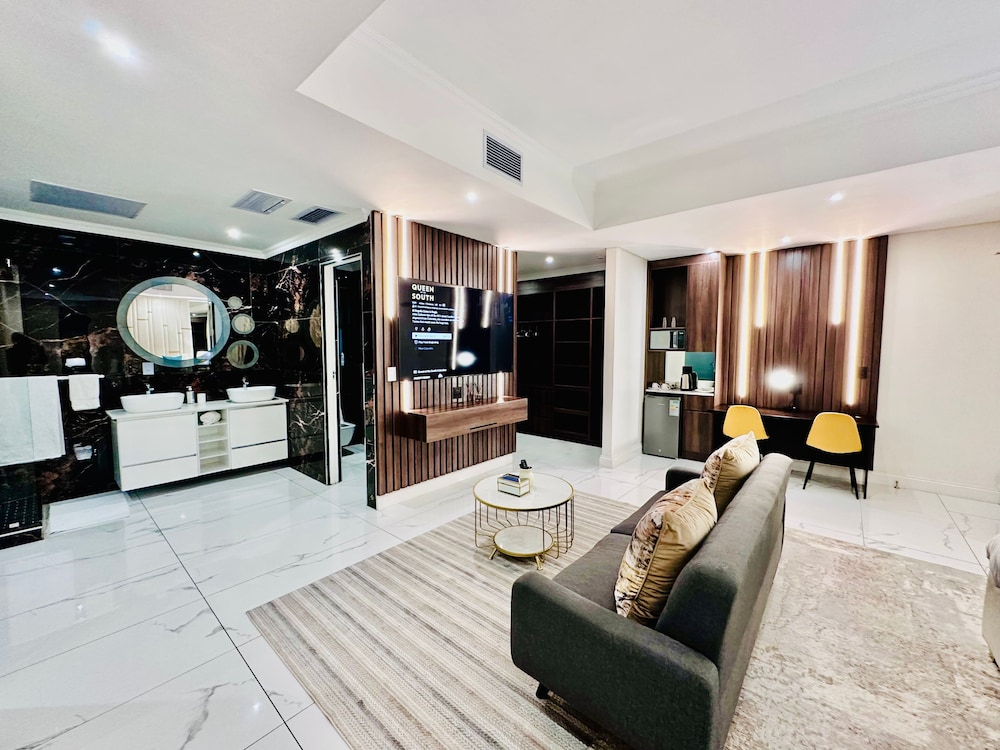 H & H Boutique & SPA