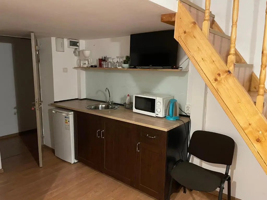 Studio Piata Amzei NR.1 (8 A)