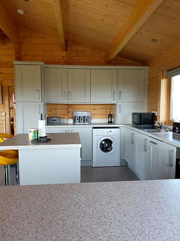 Ruths Retreat Shropshire Countryside Lodge with private hot tub & great views