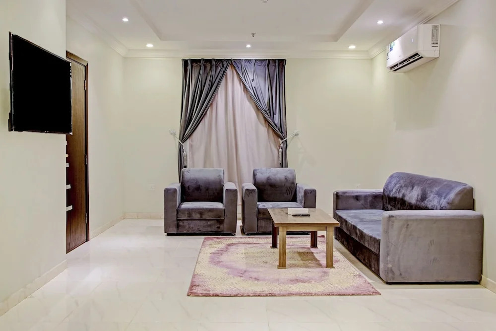 OYO 660 Taj Sabaa Apartments