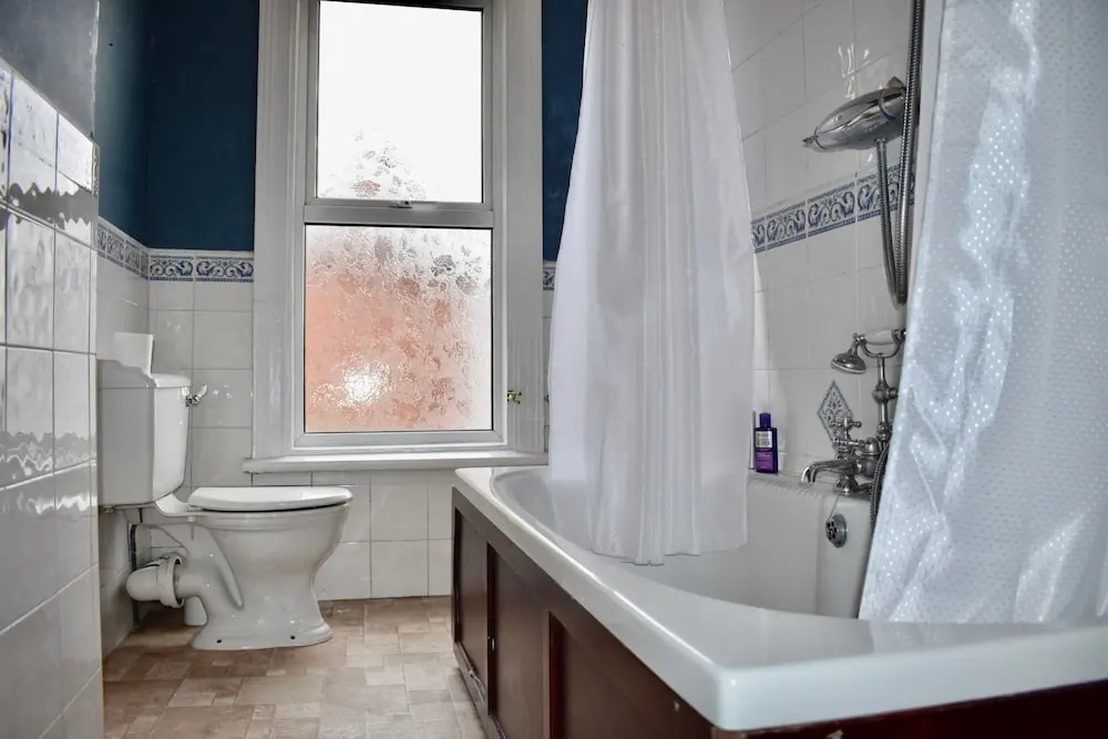 Traditional 3 Bedroom Home Near City Centre
