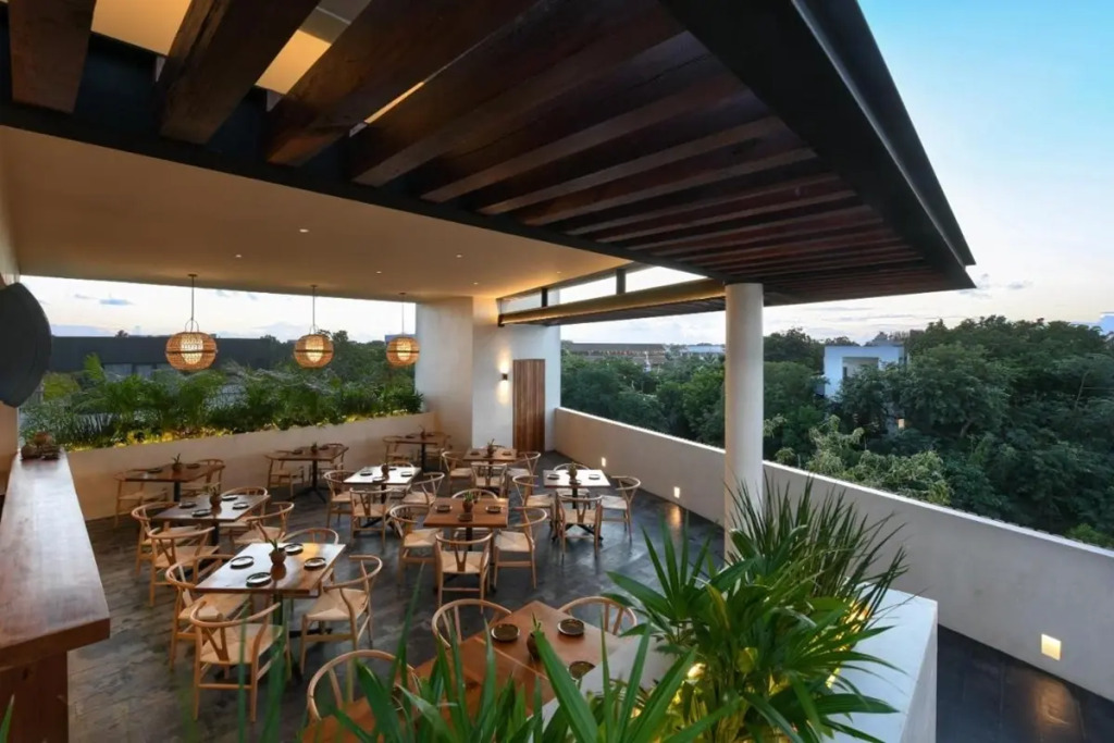 Casa Agape Boutique Hotel Rooftop Pool & Beach club access