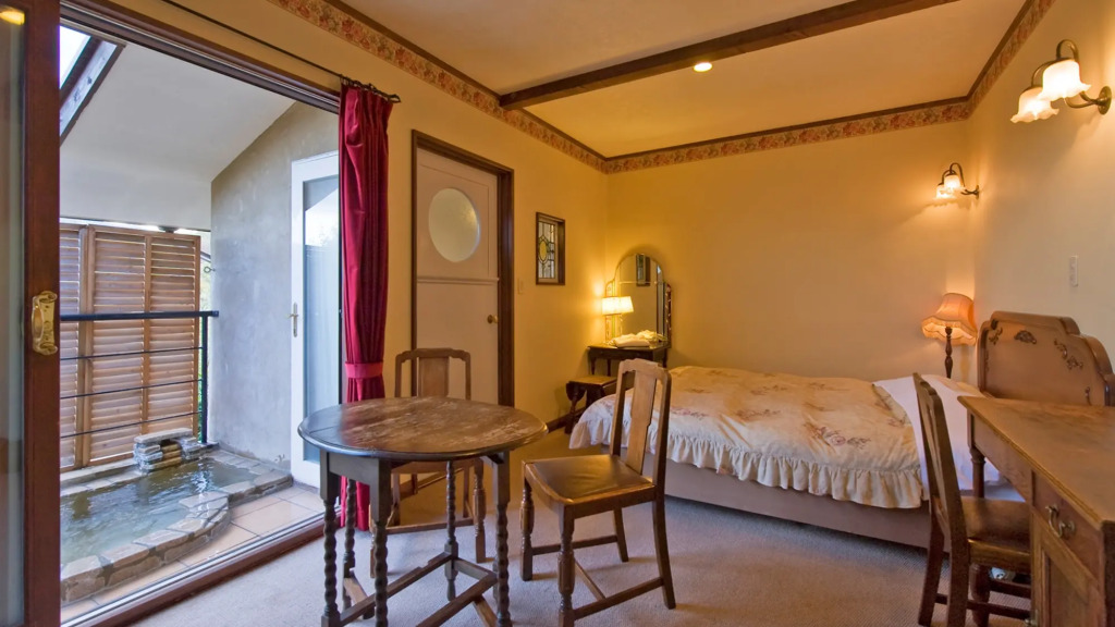 Kaedean Hotel