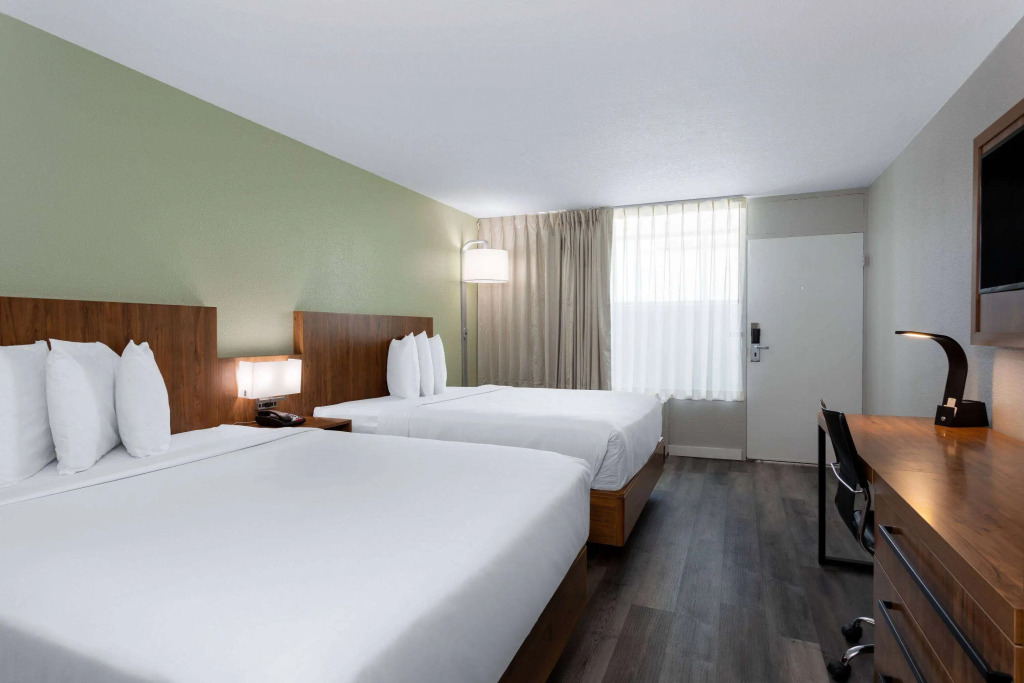 Ramada by Wyndham Altamonte Springs Near I-4