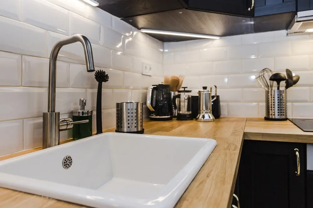 Modern APT in Center by Michal&Friends