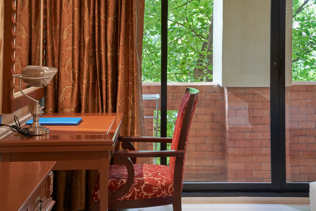 Floral Hotel  Dolphin Circle Pattaya