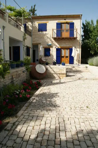 Rotis Residence