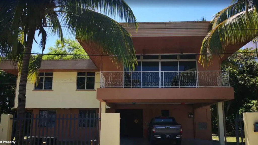 Le Le Seaside Villa Tanjung Aru