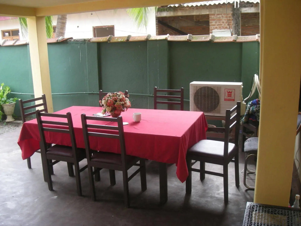 Sri Lak Inn