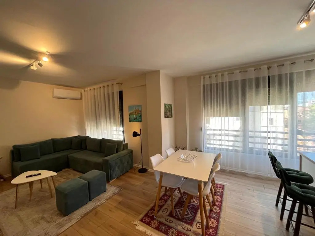 Comfy condo 6 minutes from downtown & Free Parking