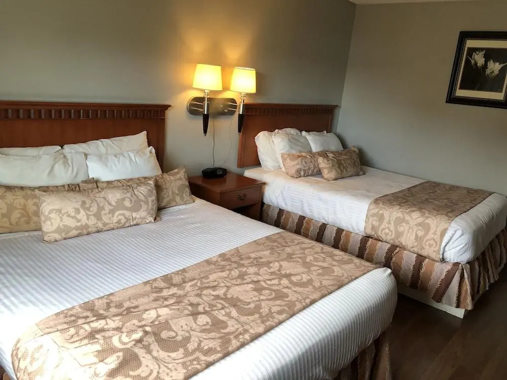 Harbourside Inn
