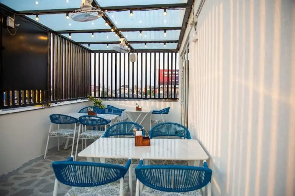 Hotel Lake View Airport zone