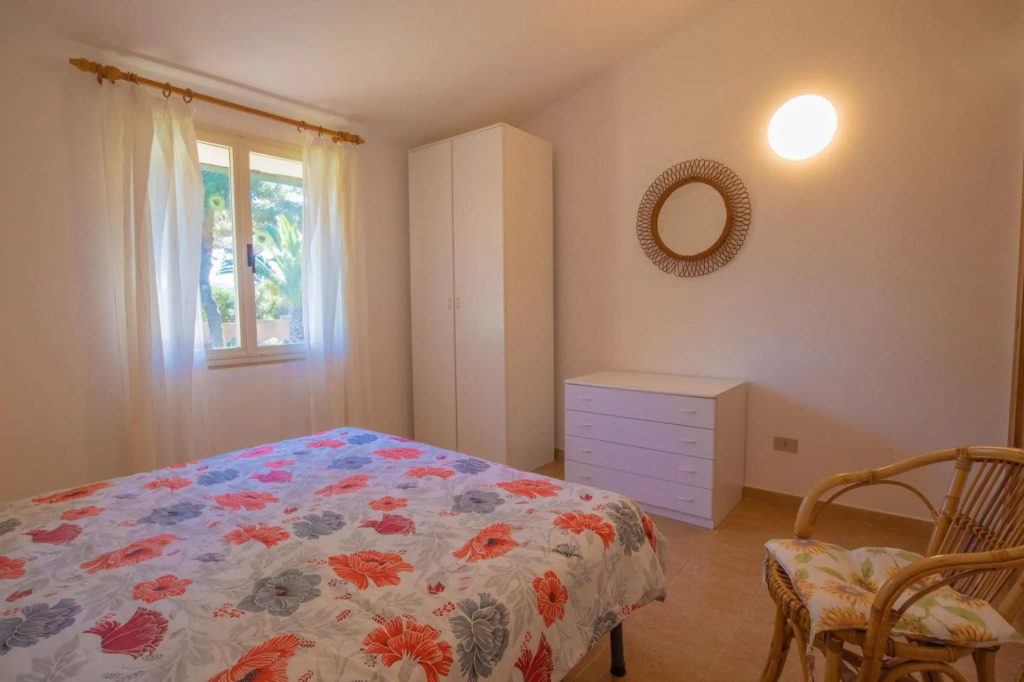 Villa Norsi immersed in an oasis of peace and tranquillity with direct access to the beach.-Villetta Norsi
