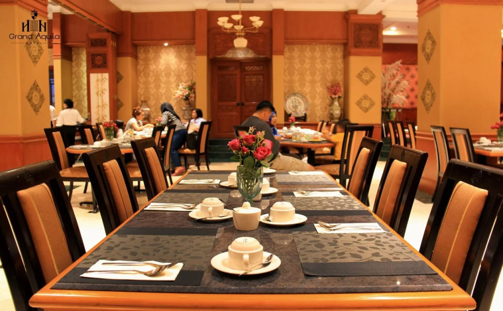 Grand Aquila Hotel