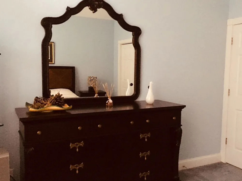 Luxury 3 BR home 1 Block from the Beach