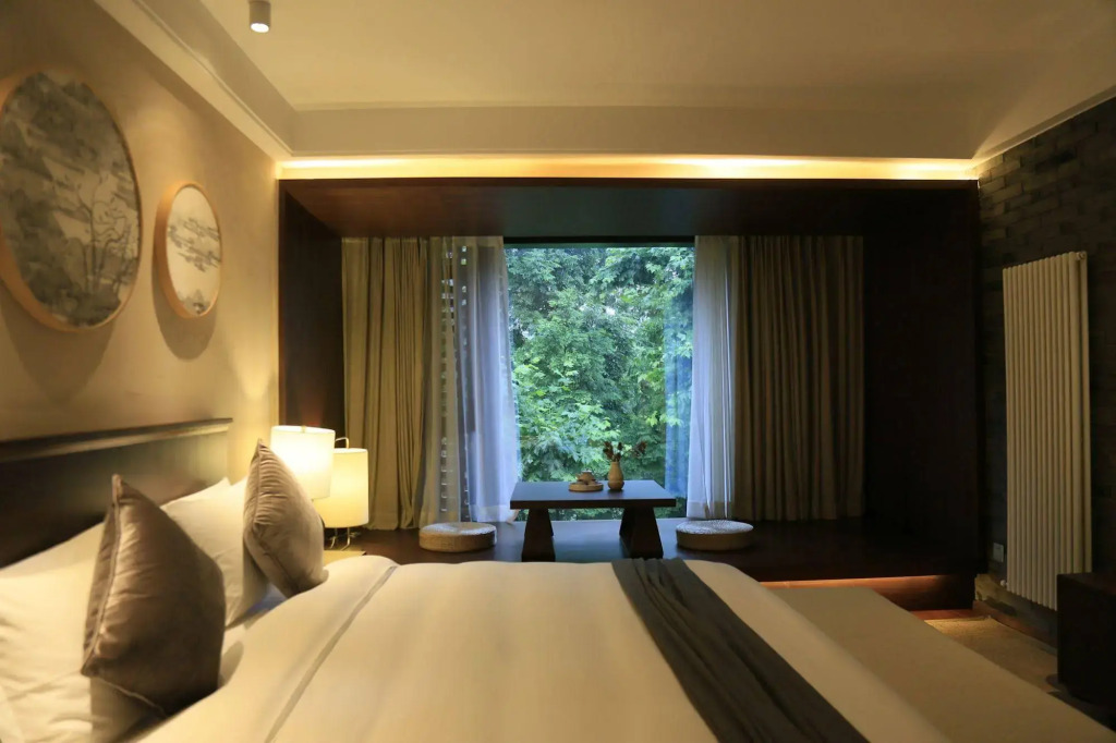 Seclusive Life in Jiangnan •Canal Yard