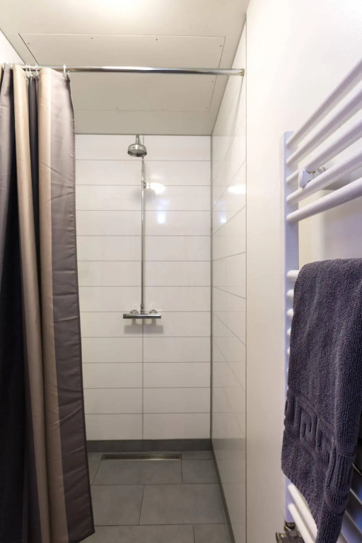 Guesthouse Garun, Skolavellir