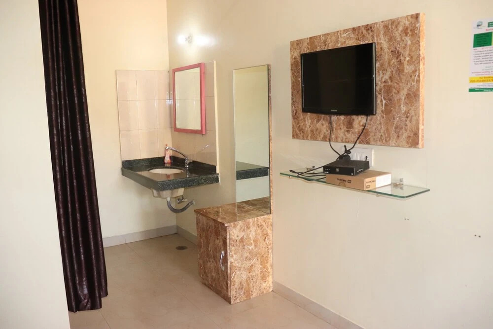 OYO 75800 The Royal Mini Resort