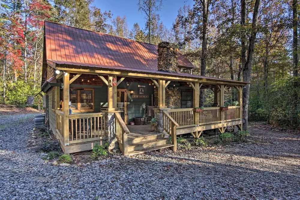 Tubes & Kayaks: 5-acre North Georgia Mtn Retreat