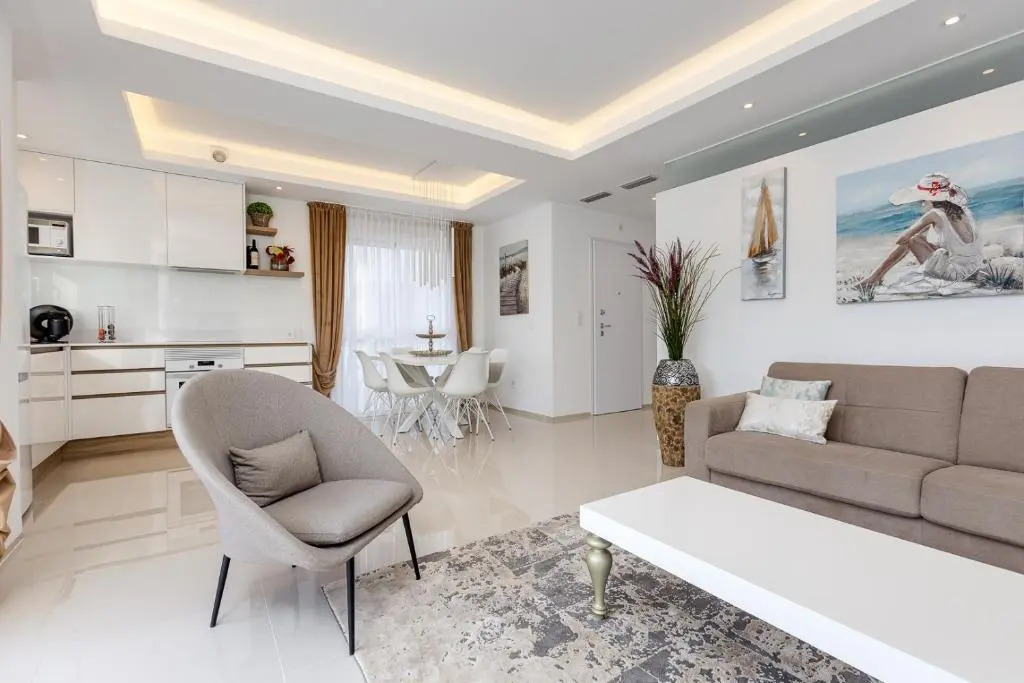 Fortuna 37 - Luxury Apartment with AC and Pool