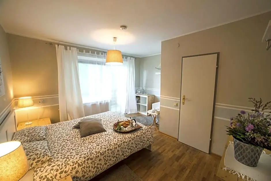 B&B Lakeview