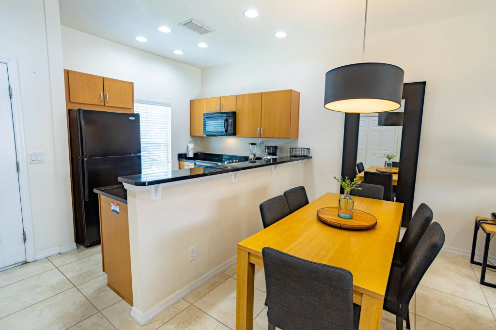 Cozy Home with Hot Tub at Encantada 302