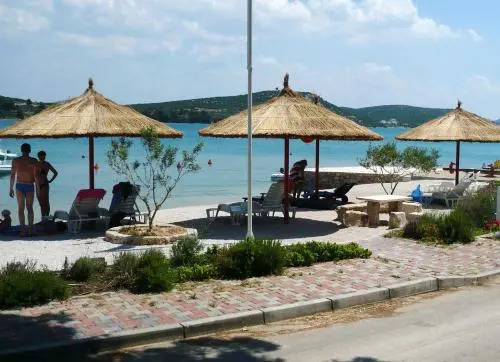 Apartment Obala Petra Kresimira Iv 1