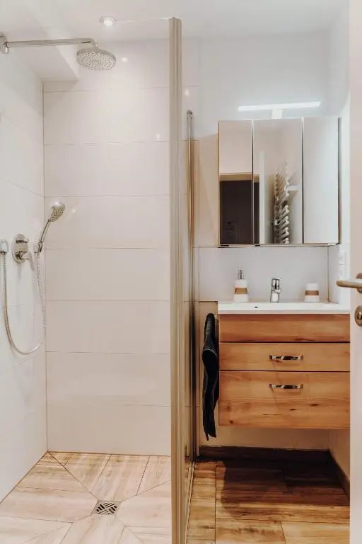 Ein Zimmer Apartment Bernau mit großer Garage incl