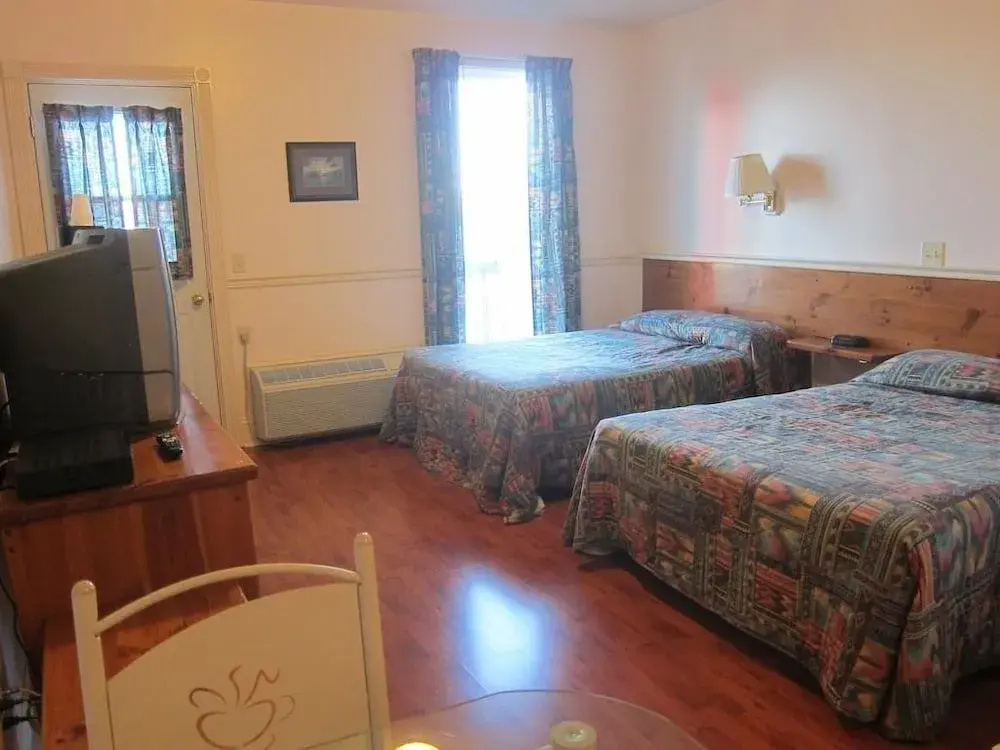 Shoreline Suites