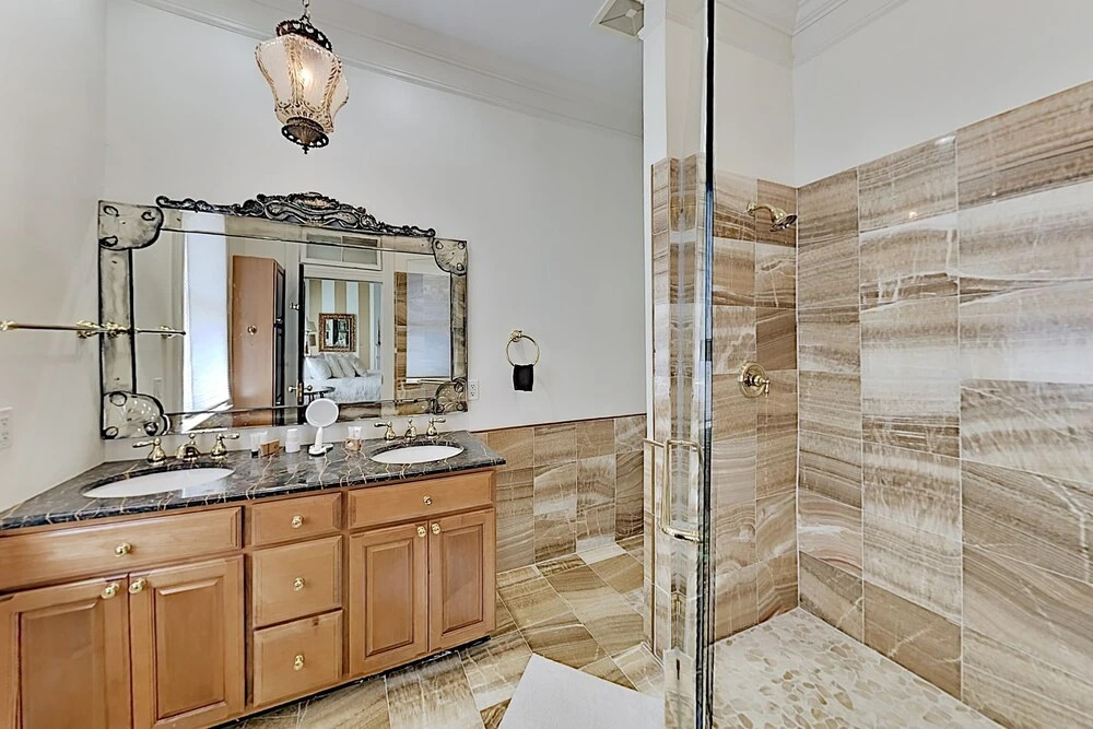 New Listing! Hip : 1 Mile To Forsyth Park 3 Bedroom Home