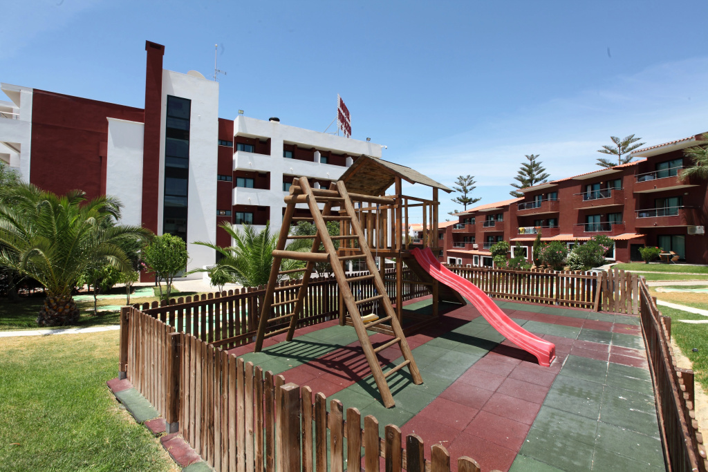 Topazio Vibe Beach Hotel & Apartments