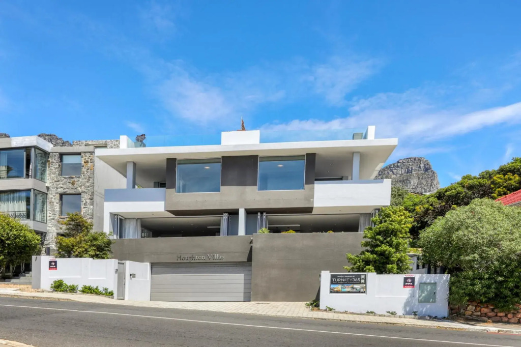 Houghton Villa - Camps Bay